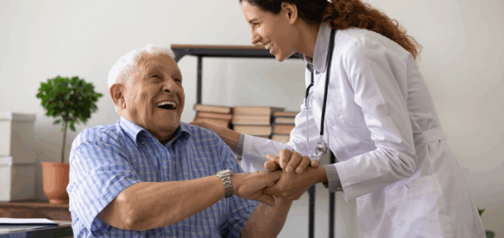 anziani e medico